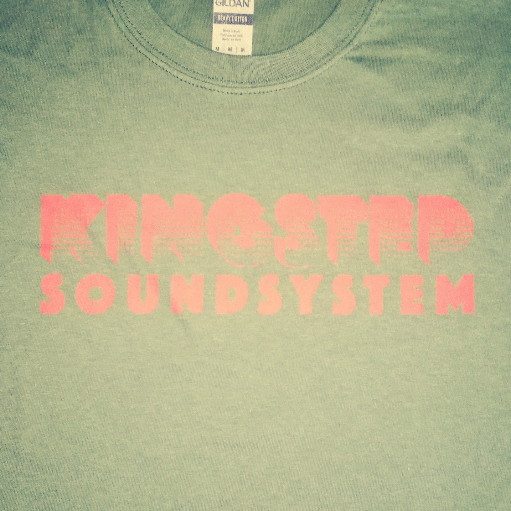 T-SHIRT KINGSTEP SOUNDSYSTEM - RED PRINT - MEDIUM